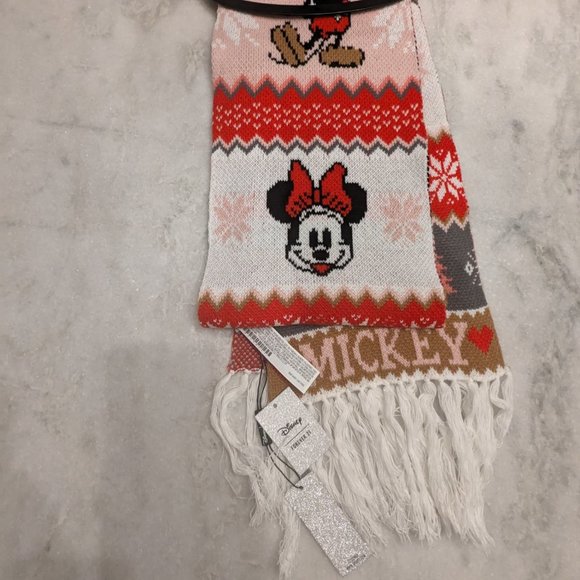 Brand NWOT Limited Edition Disney x Forever 21 Mickey & Minnie Scarf - Picture 9 of 10